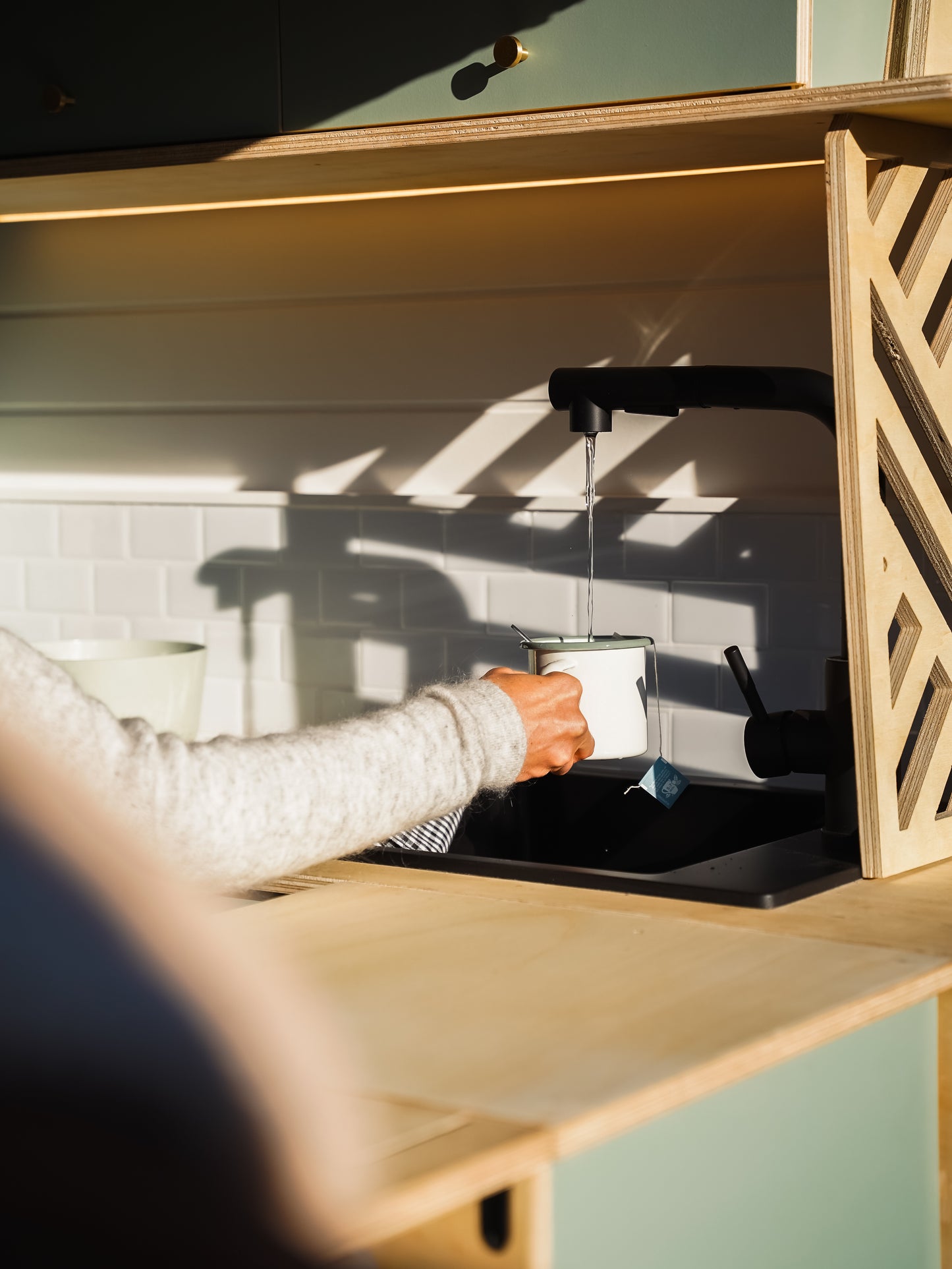 Evier + Robinet/douchette + pompe + 2x20L